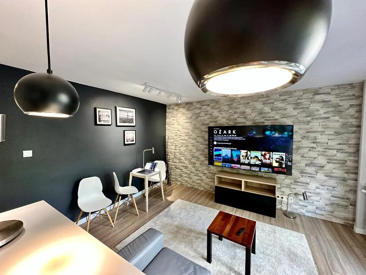 Appartement Neon 3 Silence Metro Wifi 85'Tv Netflix Hbo à Varsovie Pologne